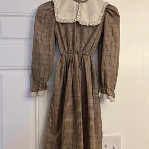 Vintage Plaid Dress with Ruffled Collar